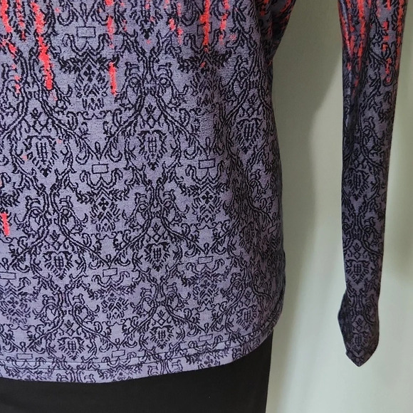 Exclusive red and purple demask pattern top - Picture 9 of 14